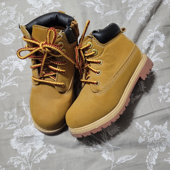 Faded Glory Other - Boots. Boys 9. Faded Glory